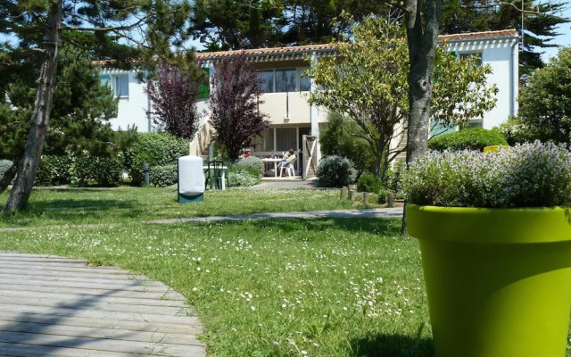 Holiday Home in Ars-en-re for Family