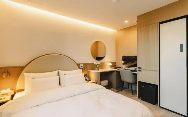 Chuncheon Hound Hotel Namchuncheon Station