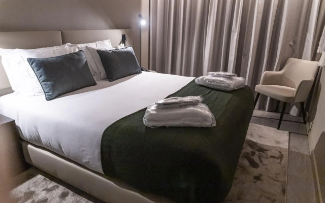 Omid Saldanha Hotel