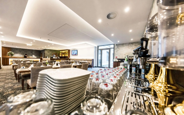 Best Western Plus Royal Suites