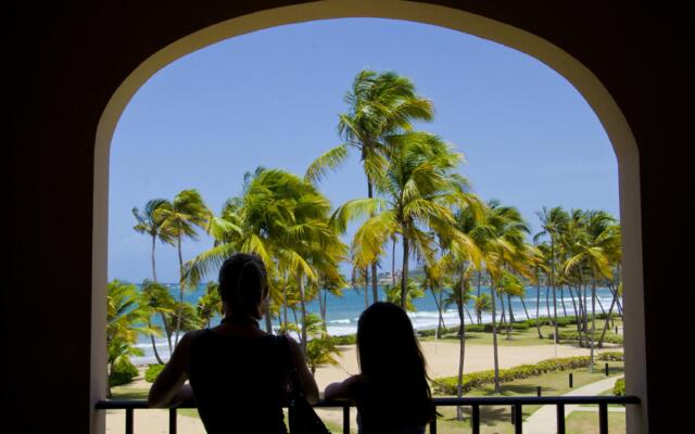 Seaclusions Lookout  Front Beach Condo with AMAZING View (CB227)