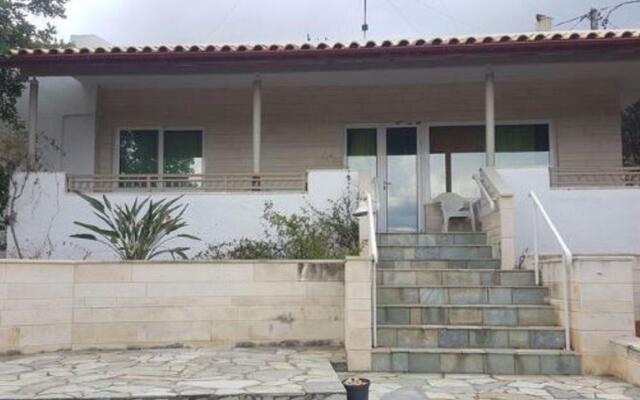 Villa in Crete Near Aquaworld Aquarium