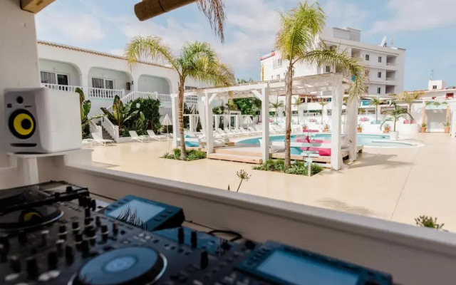 Beach Star Ibiza Hotel