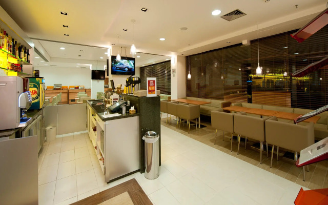 Ibis Santos Gonzaga Praia