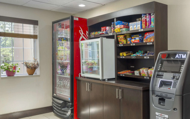 Best Western Plus Berkshire Hills Inn & Suites
