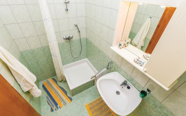 Beautiful Home in Barbat-rab With Wifi and 2 Bedrooms