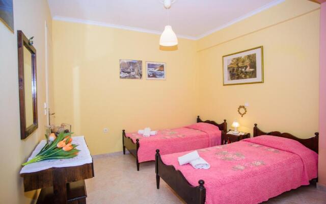 Dimitra Apartments & Studios