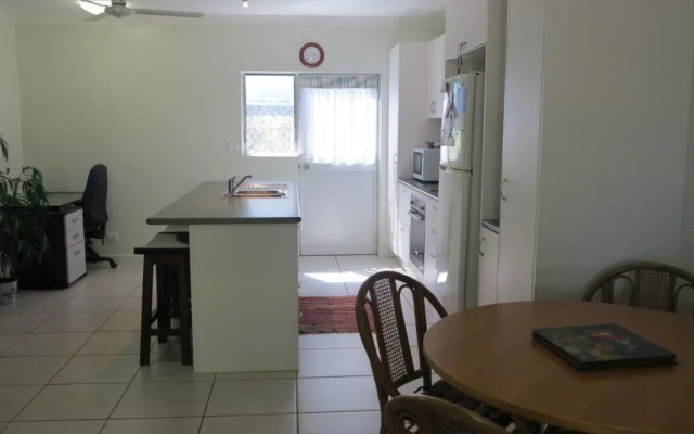 Paradise Apartments Unit 2