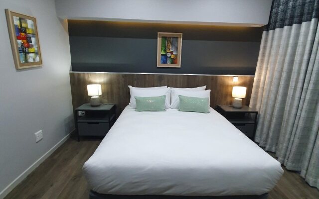 G-Lodge Bed & Breakfast
