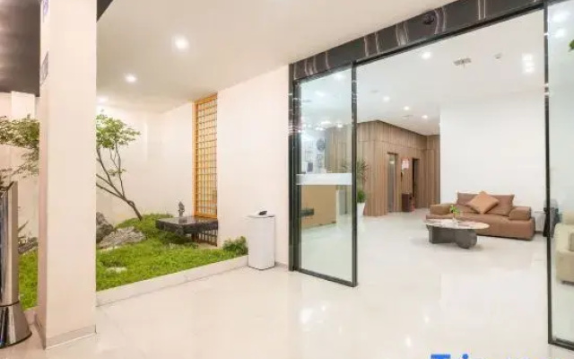 Yujian Zhixuan Hotel (Dujiangyan High-Speed Rail Station Sunac Park)