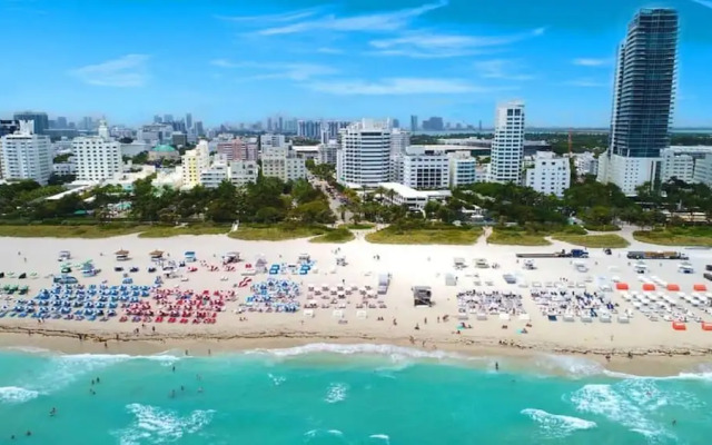 Beachfront 4 Room Ocean Drive Deluxe Suite