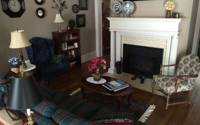 The Collins House Inn