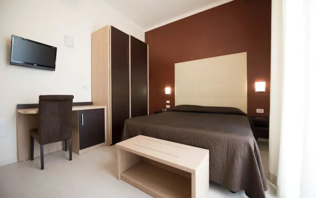 Hotel Monica