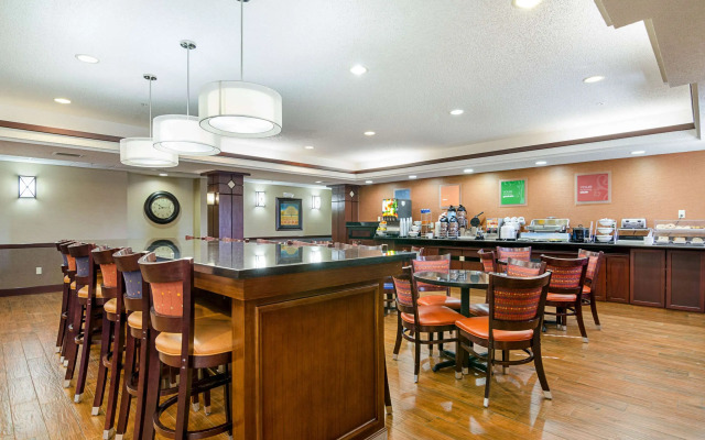 Comfort Inn & Suites Hutchinson