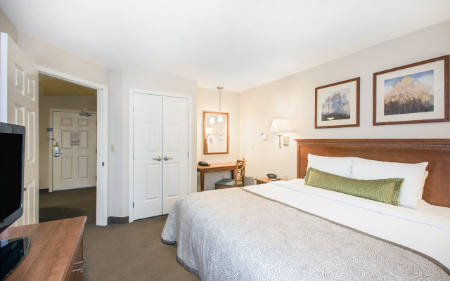 Candlewood Suites Pittsburgh Cranberry by IHG