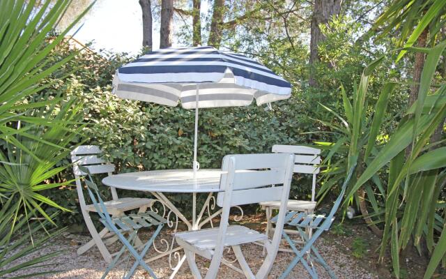 Charming Holiday Home In Plage De Gigaro With Pool
