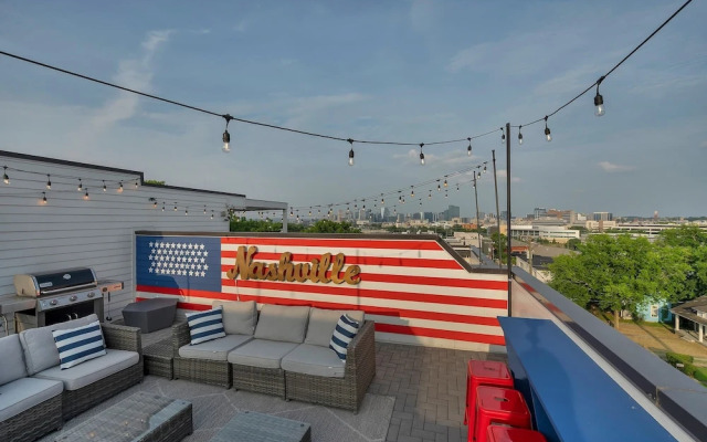 Rooftop Deck Shuffleboard BBQ Near Downtown