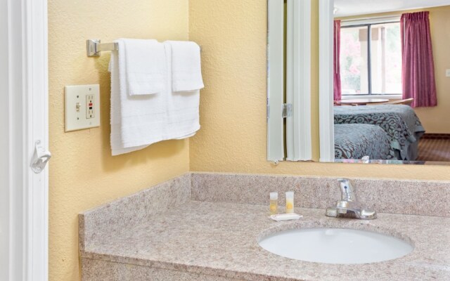 Days Inn By Wyndham Lawrenceville