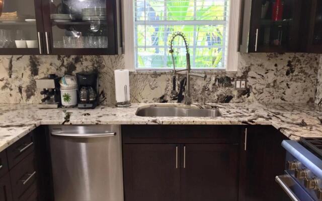 Tropical Garden Bungalow