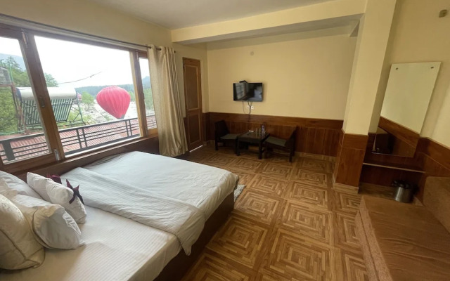 Singh Saab Rooms & Cafe