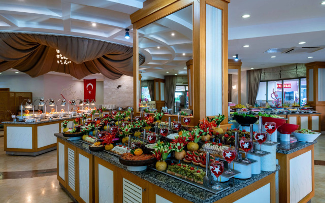 Palmeras Beach Hotel