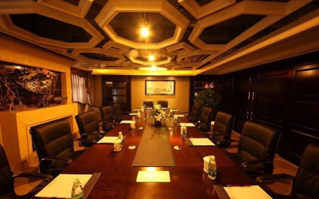 Cannes Holiday Inn Hotel