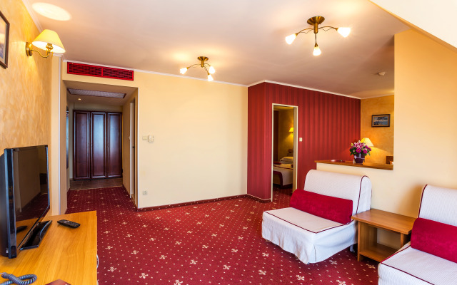 Saint George Hotel & Medical Spa