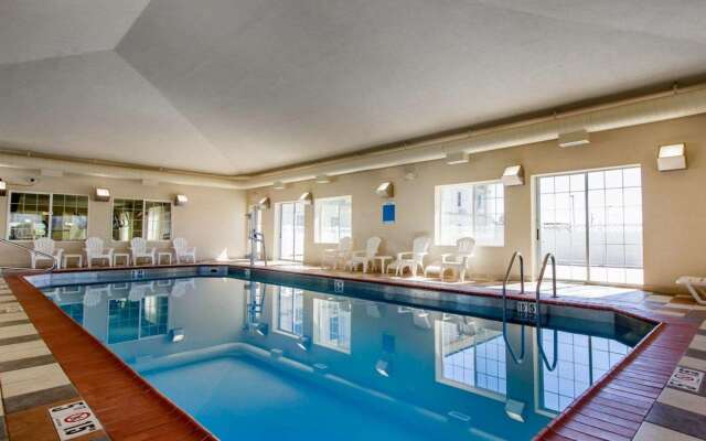 Sleep Inn & Suites Evansville - Casper