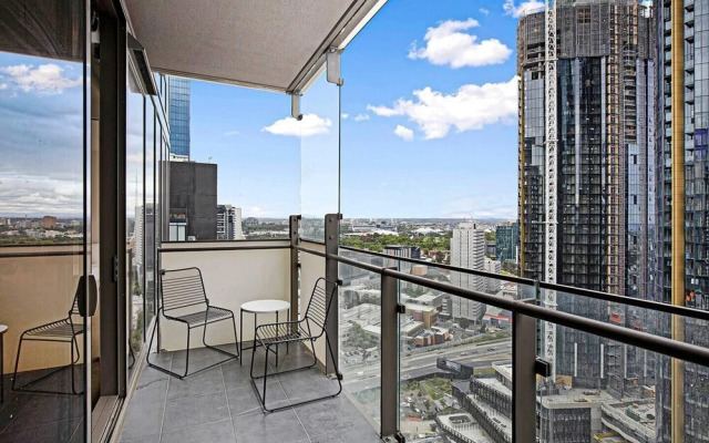 Southbank Gem With Stunning Views [2 Free Parking + Netflix]