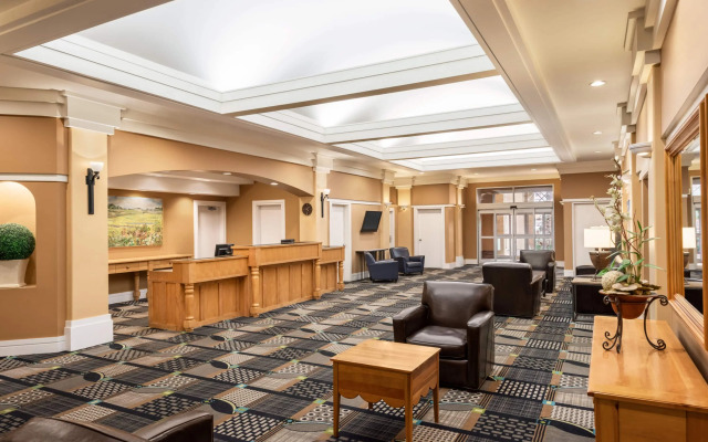Royal Hotel Calgary, Trademark Collection by Wyndham