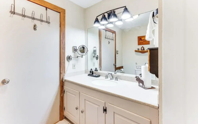 Hiking Galore: Mittersill Townhome in Franconia!