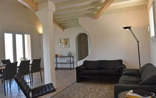 Spacious Villa in Var With Swimming Pool