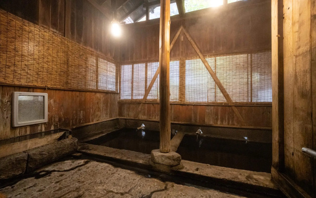 Hatcho no Yu Hot Spring Ryokan
