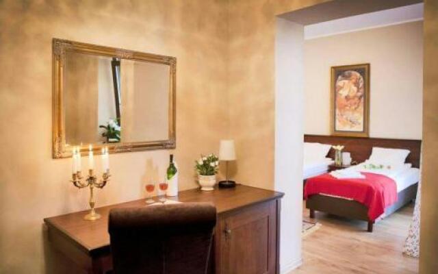 Bialy Kruk Hotel