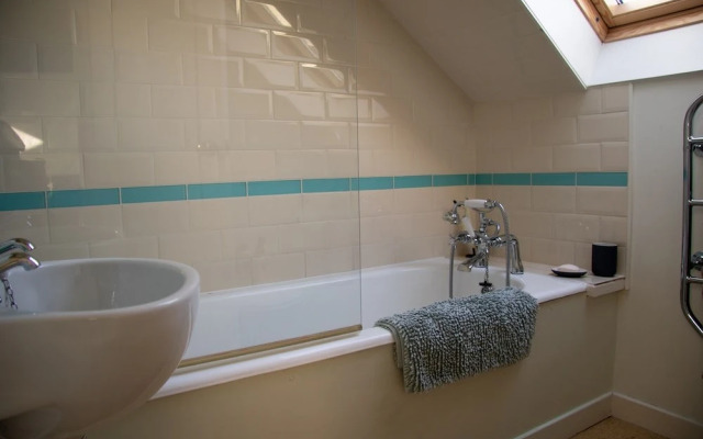 "Kirkmichael House B&b"