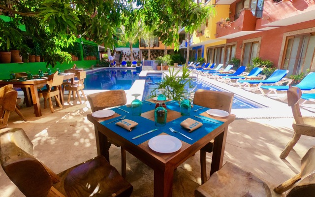 Casa Lotería -Pueblito Sayulita- Colorful, Family and Relax Experience with Private Parking and Pool
