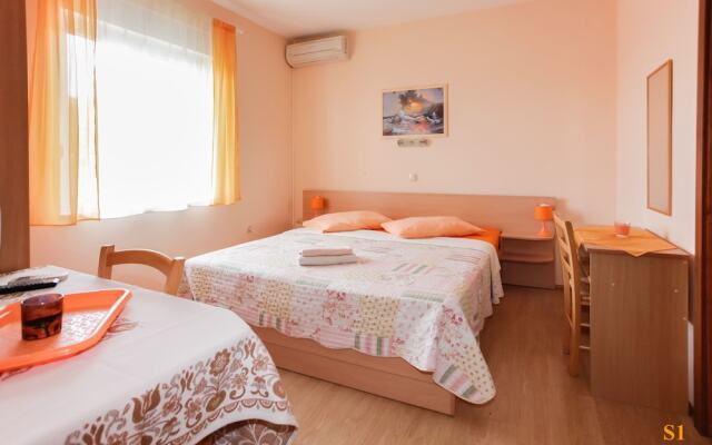 Apartments and Room Drazen