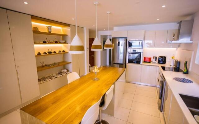 Bayview Apartment Grand Bay