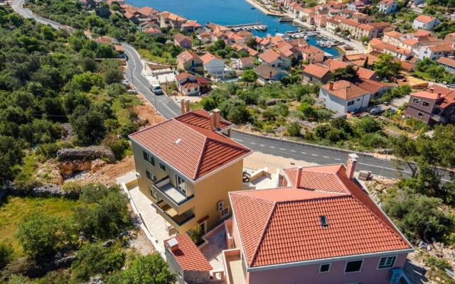 HANA Luxury apartment with sea view