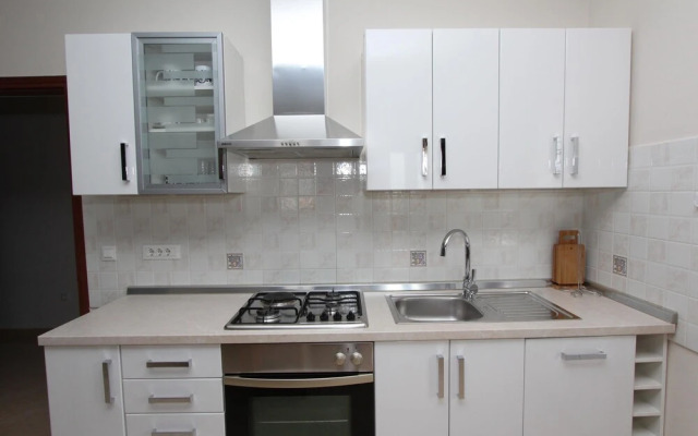 Apartment Dado