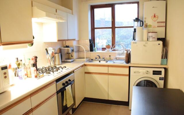 1 Bedroom Garden Flat in Bethnal Green