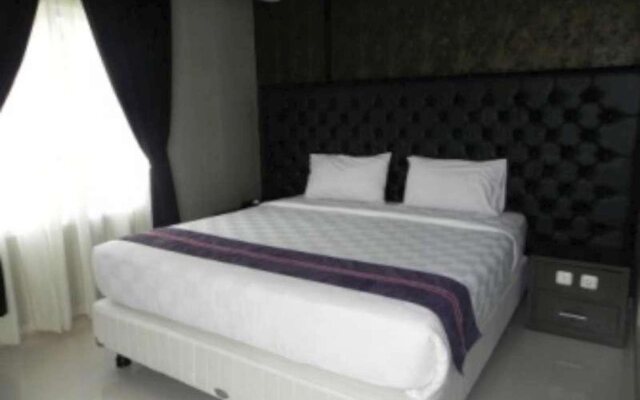 Rizen Premiere Hotel