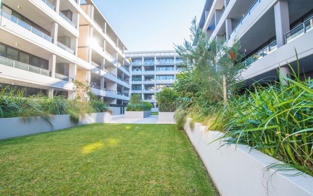 Relaxing Parramatta Apartment With Parking