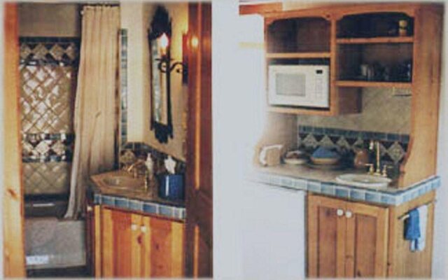 Nora Dixon Place Bed & Breakfast