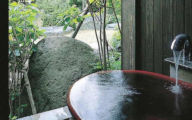Yuraku Hotel
