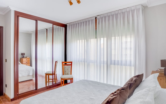 Elegant Apartment in Llanes near Sea