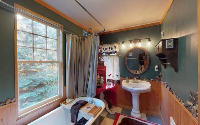 Merry Cabin in the Merry Canyon