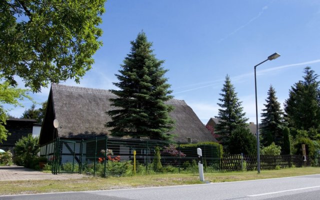 Sleep Under a Thatched Roof - Apartment in Ahlbeck near Haff