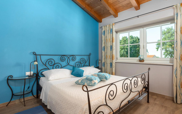 Picturesque Villa in Verteneglio With Pool