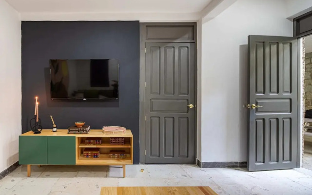 Sleeps 9 Outdoor Space Pingpong Table in Villa